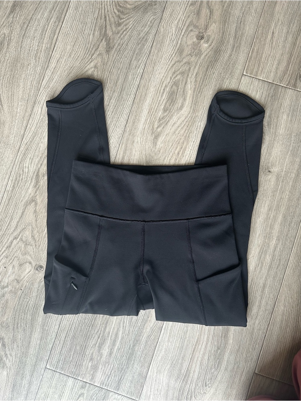 🖤Athleta Black Active Capris Leggings with Pockets🖤